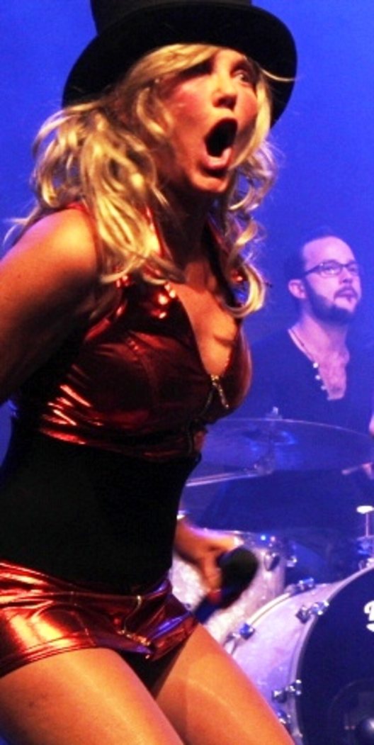 SUSI SALM